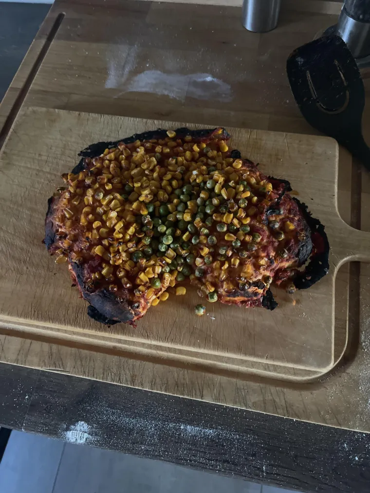 Ovo su najgori zločini nad pizzama zabilježeni kamerom! Časni sude, na tebe je red da izrekneš kazne