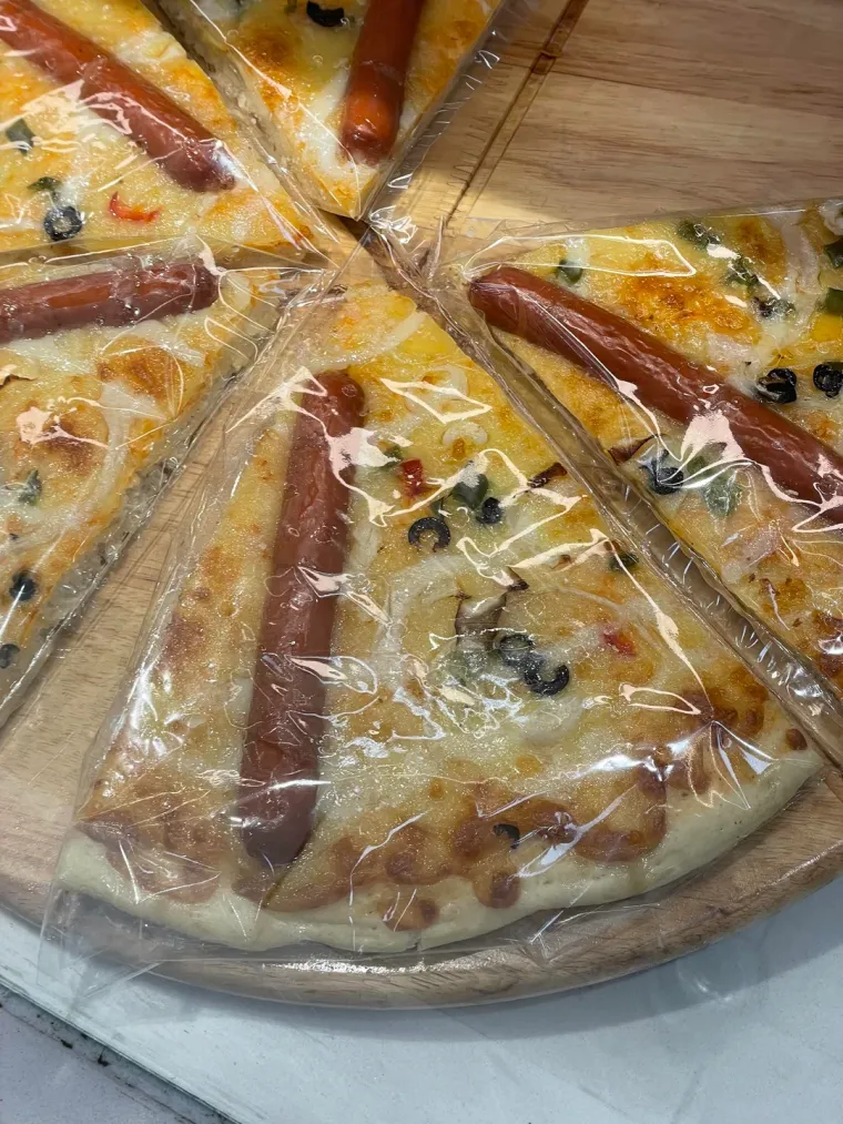 Ovo su najgori zločini nad pizzama zabilježeni kamerom! Časni sude, na tebe je red da izrekneš kazne