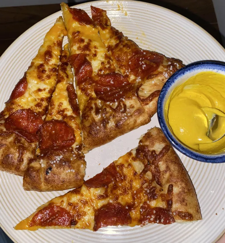 Ovo su najgori zločini nad pizzama zabilježeni kamerom! Časni sude, na tebe je red da izrekneš kazne