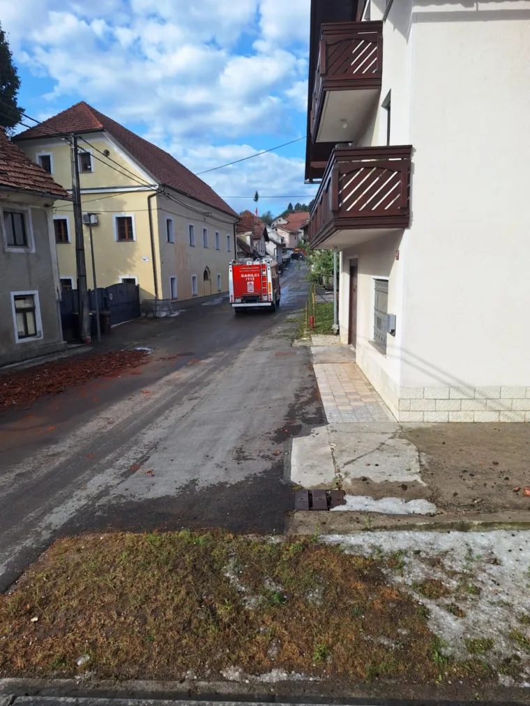 Tuča im probila vozila i krovove, vjetar čupao stabla: 'Imali smo i sreće...'