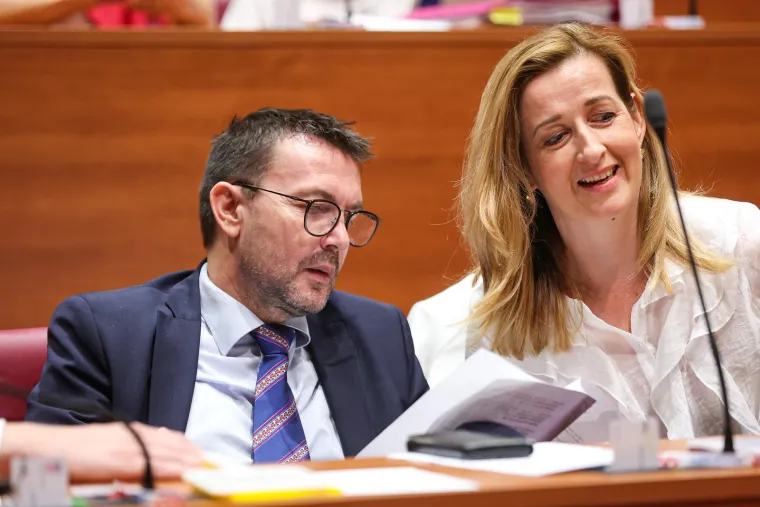 Ne zna se koja je elegantnija: Dame u Saboru odu&scaron;evile modnim izdanjima