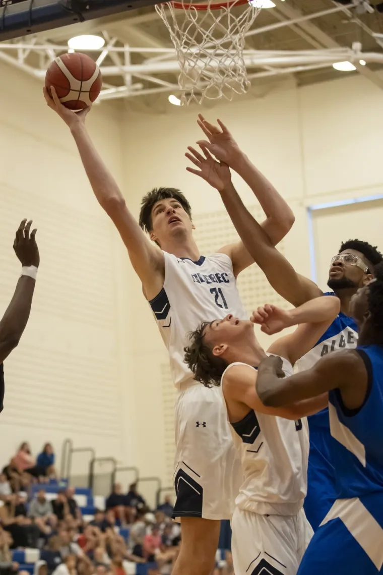 U vrtiću imao 157, a sad 236 cm: Nosi tenisice 57.5 i zaljubio se u &Scaron;ibenik: 'Unesem 6000 kalorija dnevno'