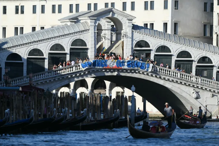 Venecija i dalje vrije zbog Bezosa, bijes izbacuju zbog jedne stvari: 'Poljupci da, ovo ne!'
