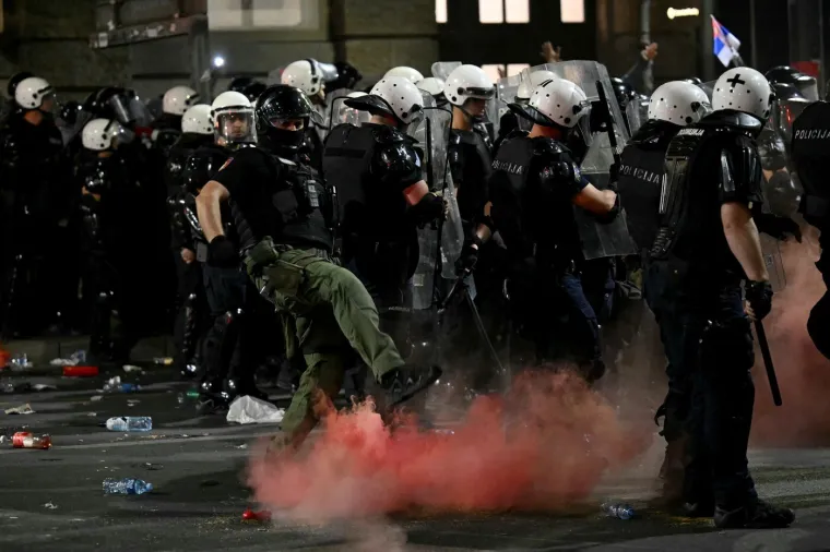 Blokade, uhićenja, kaos i krvave ulice: Ovo su zastrašujući prizori s prosvjeda