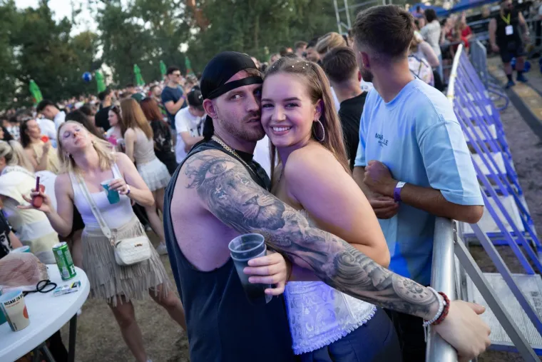 Sinoć je na Jarunu zagrmio Sean Paul: Dočekali ga vrištanjem i skakanjem, ovako je to izgledalo