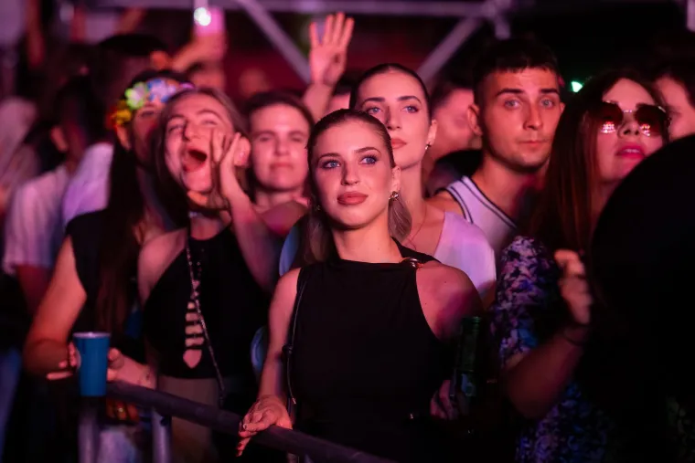 Sinoć je na Jarunu zagrmio Sean Paul: Dočekali ga vri&scaron;tanjem i skakanjem, ovako je to izgledalo