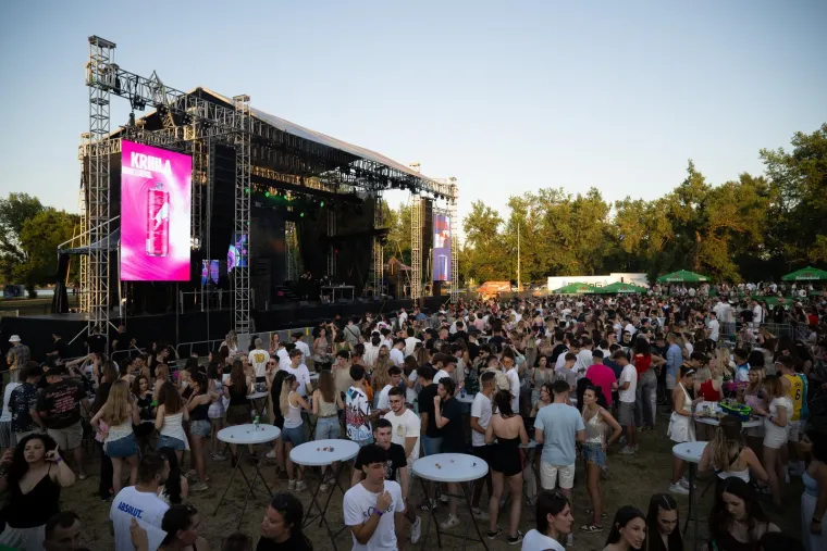 Sinoć je na Jarunu zagrmio Sean Paul: Dočekali ga vri&scaron;tanjem i skakanjem, ovako je to izgledalo