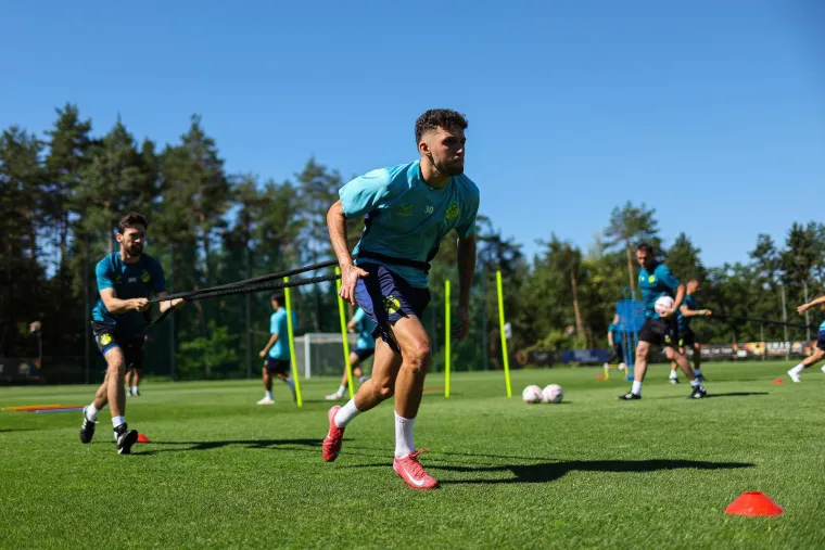 Dinamo na pripremama u luksuznom resortu: Tajnovit osmijeh Kovačevića daje nešto naslutiti...