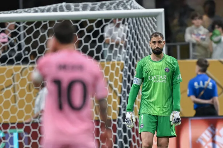 Tužan izraz lica Lea Messija po izlasku sa stadiona: Jedna djevojka ipak je ukrala show