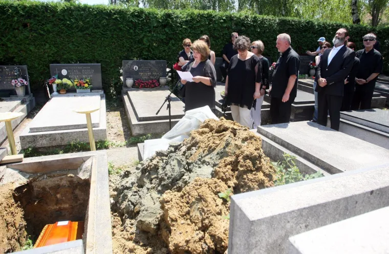 Tomislav Gotovac napustio nas je prije 15 godina, a ovako je izgledao sprovod koji je režirao sam