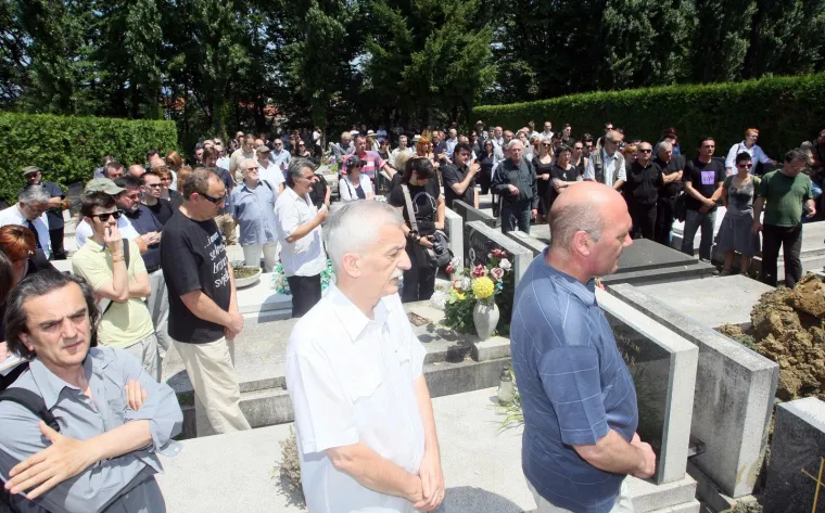 Tomislav Gotovac napustio nas je prije 15 godina, a ovako je izgledao sprovod koji je režirao sam