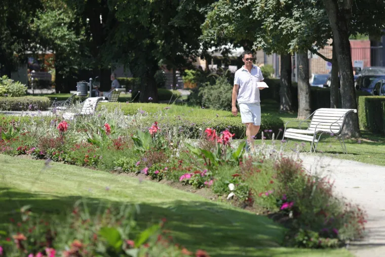 Pakleno vruće za početak tjedna! Ovo su najtopliji gradovi koji se 'prže' u podne