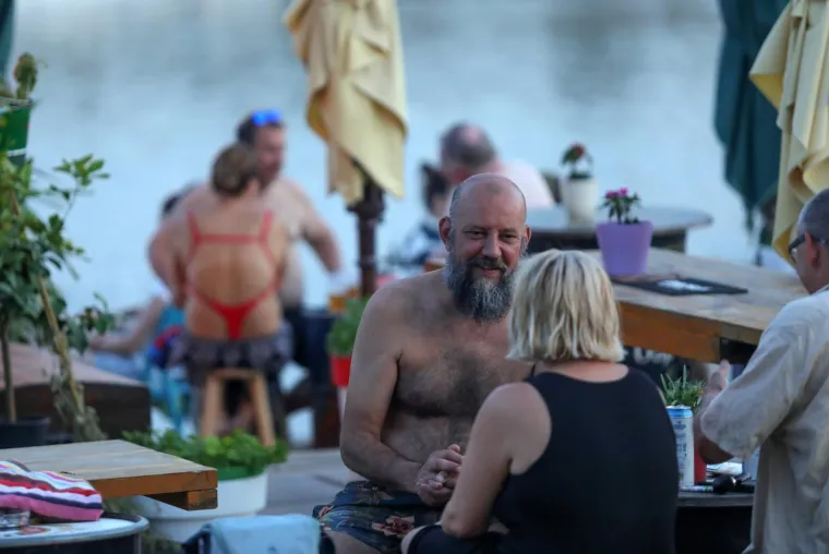 Pakleno vruće za početak tjedna! Ovo su najtopliji gradovi koji se 'prže' u podne