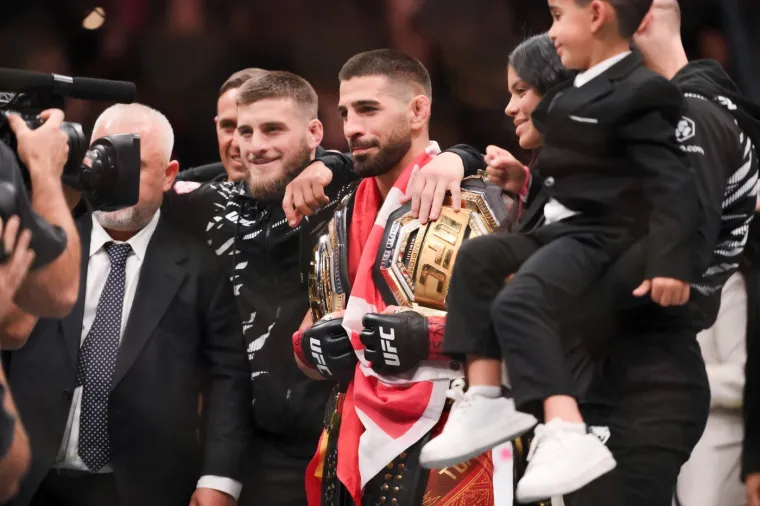 Zvijezda UFC-a brutalno nokautirala suparnika, a svi su primijetili detalj na njemu: 'On je Sotona'