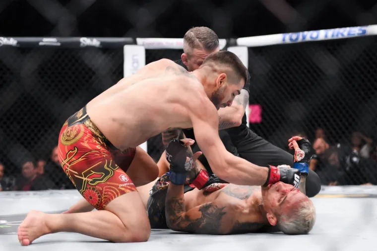 Zvijezda UFC-a brutalno nokautirala suparnika, a svi su primijetili detalj na njemu: 'On je Sotona'