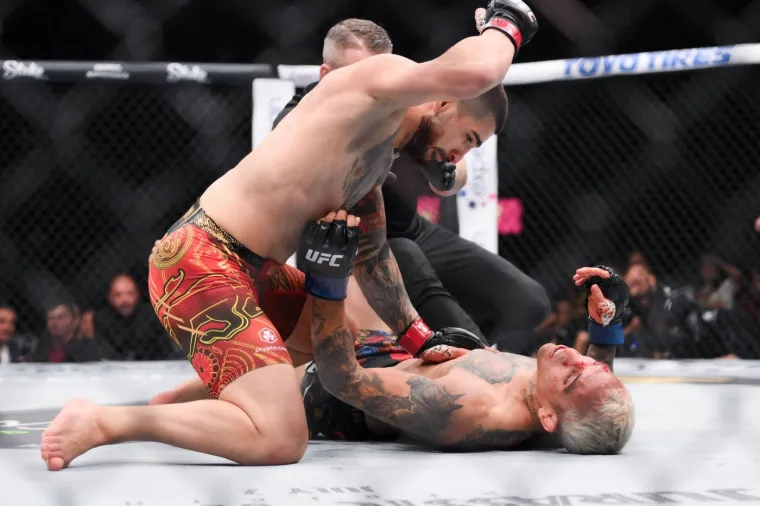 Zvijezda UFC-a brutalno nokautirala suparnika, a svi su primijetili detalj na njemu: 'On je Sotona'