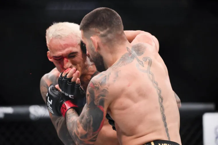 Zvijezda UFC-a brutalno nokautirala suparnika, a svi su primijetili detalj na njemu: 'On je Sotona'