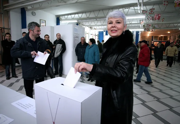 Nekad je imala dugu kosu: Biste li prepoznali Jadranku Kosor u mlađim danima?