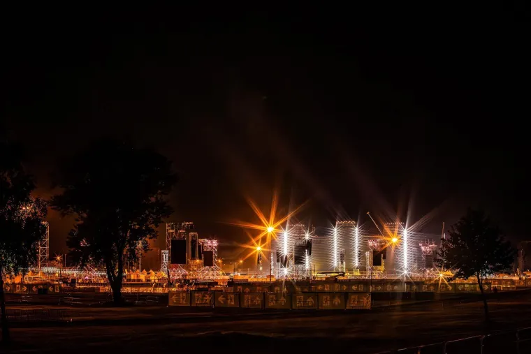 Sve blje&scaron;ti: Hipodrom spreman za povijesni Thompsonov spektakl. Pogledajte prizore