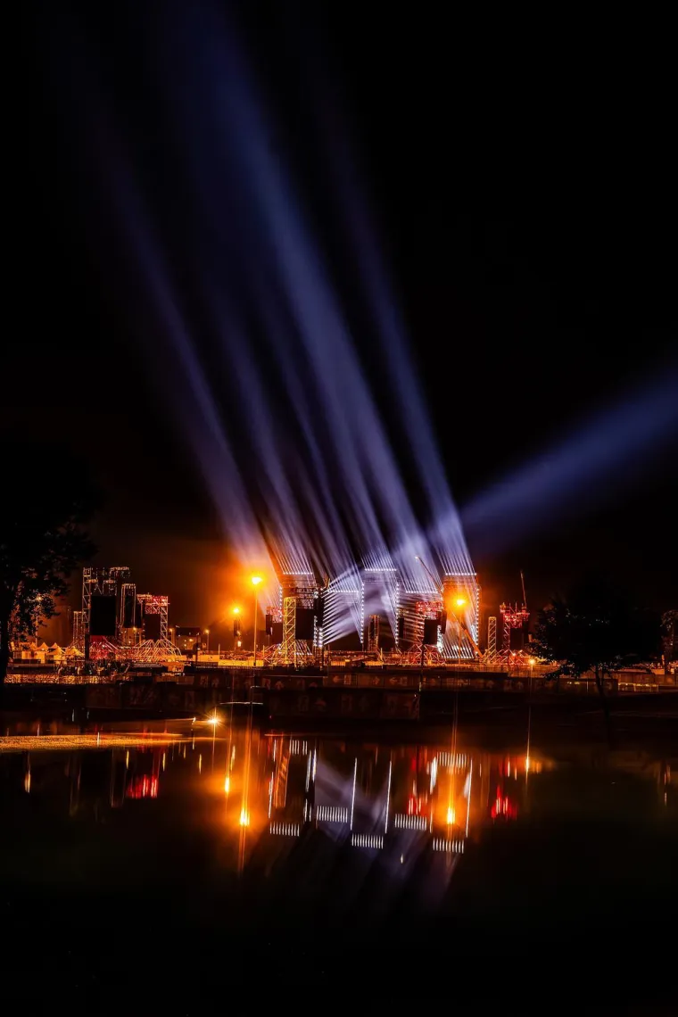 Sve blje&scaron;ti: Hipodrom spreman za povijesni Thompsonov spektakl. Pogledajte prizore