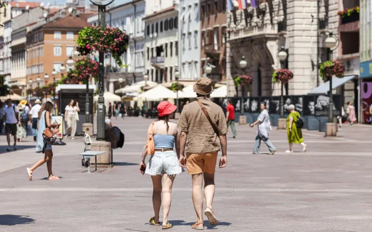 Tlo gori, a samo najhrabriji su izašli u centar: Riječani navikli na toplinski val