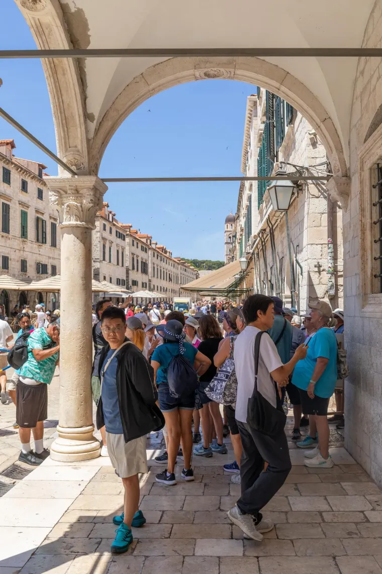 Mahanje lepezom i polijevanje vodom? Samo naprijed! Dubrovčani znaju kako preživjeti ljeto