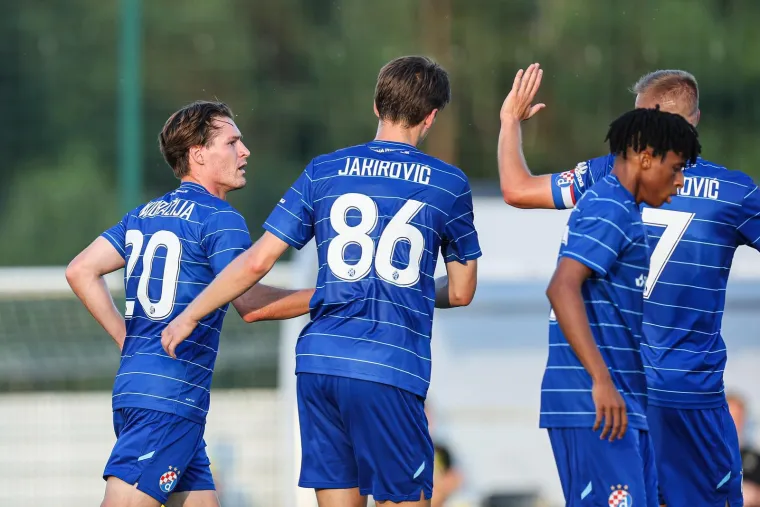 Dinamo zaigrao u novom dresu: Pogledajte kako novo plavo ruho izgleda u akciji