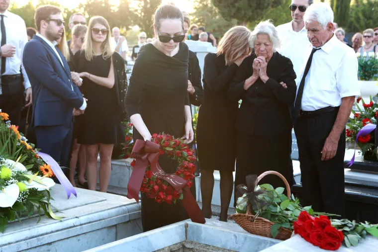 Antonija Blaće neutješna na sprovodu Siniše Svilana prije točno devet godina