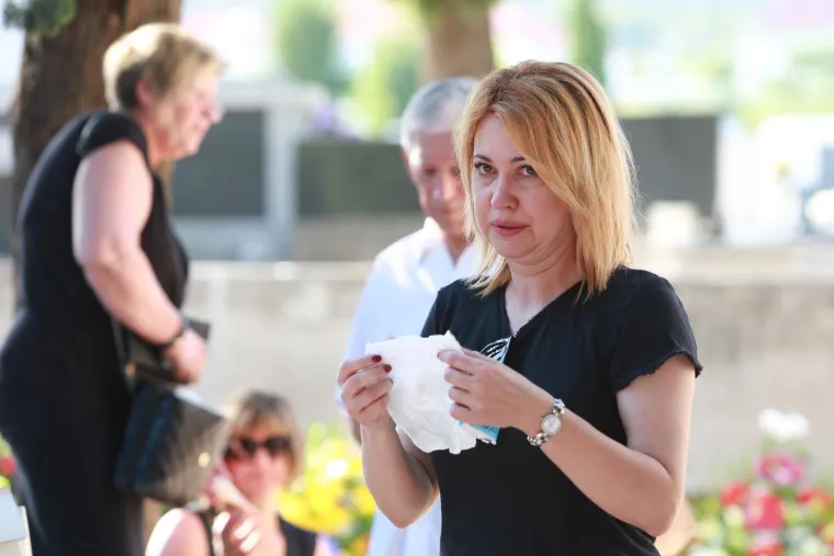 Antonija Blaće neutješna na sprovodu Siniše Svilana prije točno devet godina