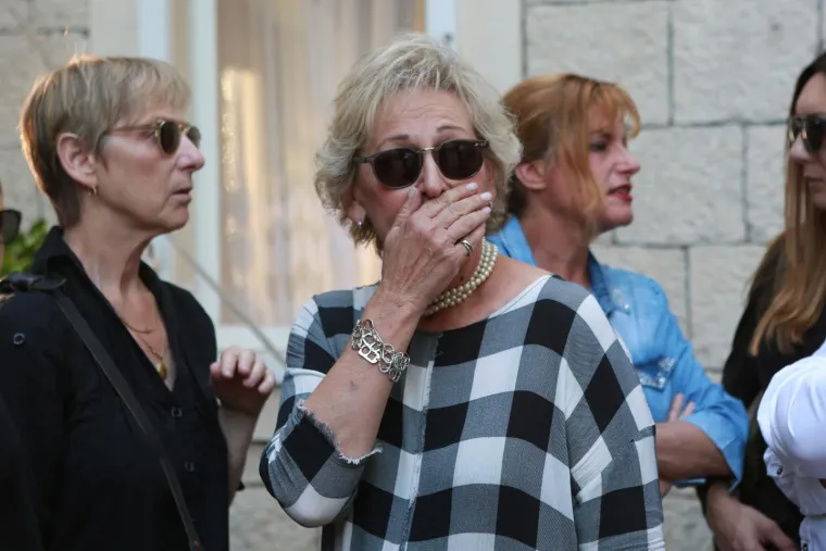 Antonija Blaće neutješna na sprovodu Siniše Svilana prije točno devet godina