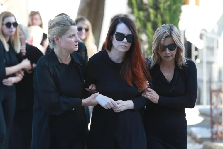 Antonija Blaće neutješna na sprovodu Siniše Svilana prije točno devet godina