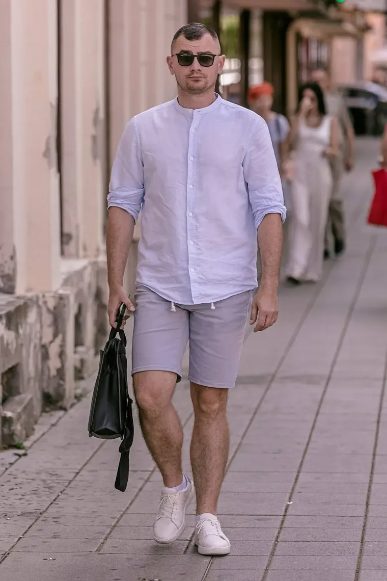 Bijelo mu stoji savršeno: Zgodni frajer iz Osijeka ukrao pažnju u centru grada