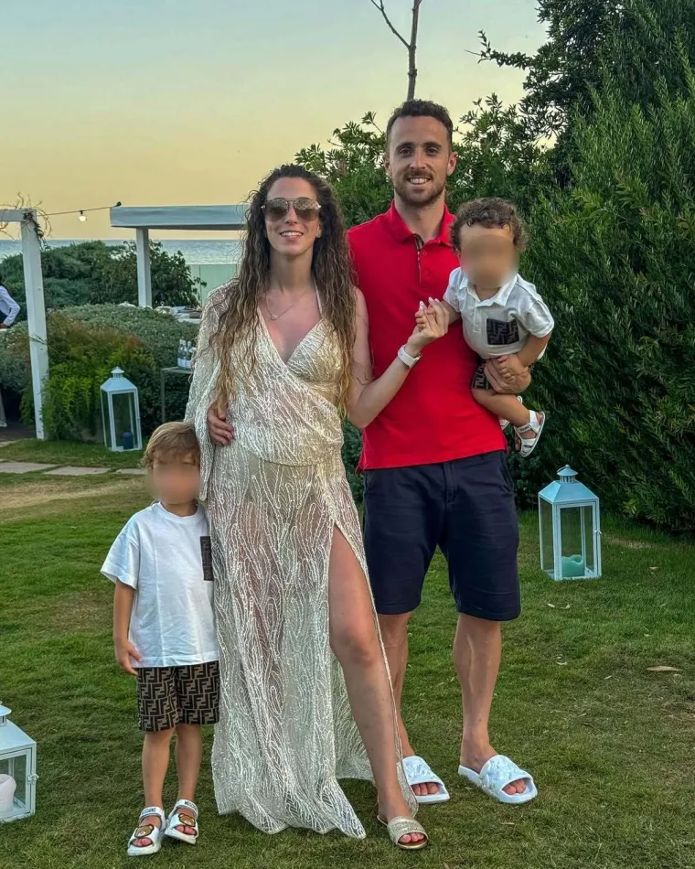 Nakon tragične smrti supruga ostala sama s troje djece: Tko je žena Dioga Jote?