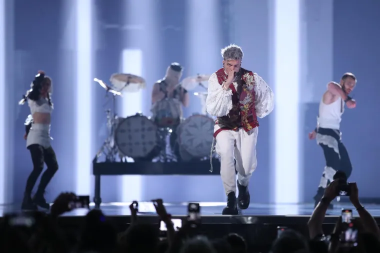 Na Eurosongu nije bio prvi, ali osmijeh njegove žene govori da je u ljubavi itekako pobijedio