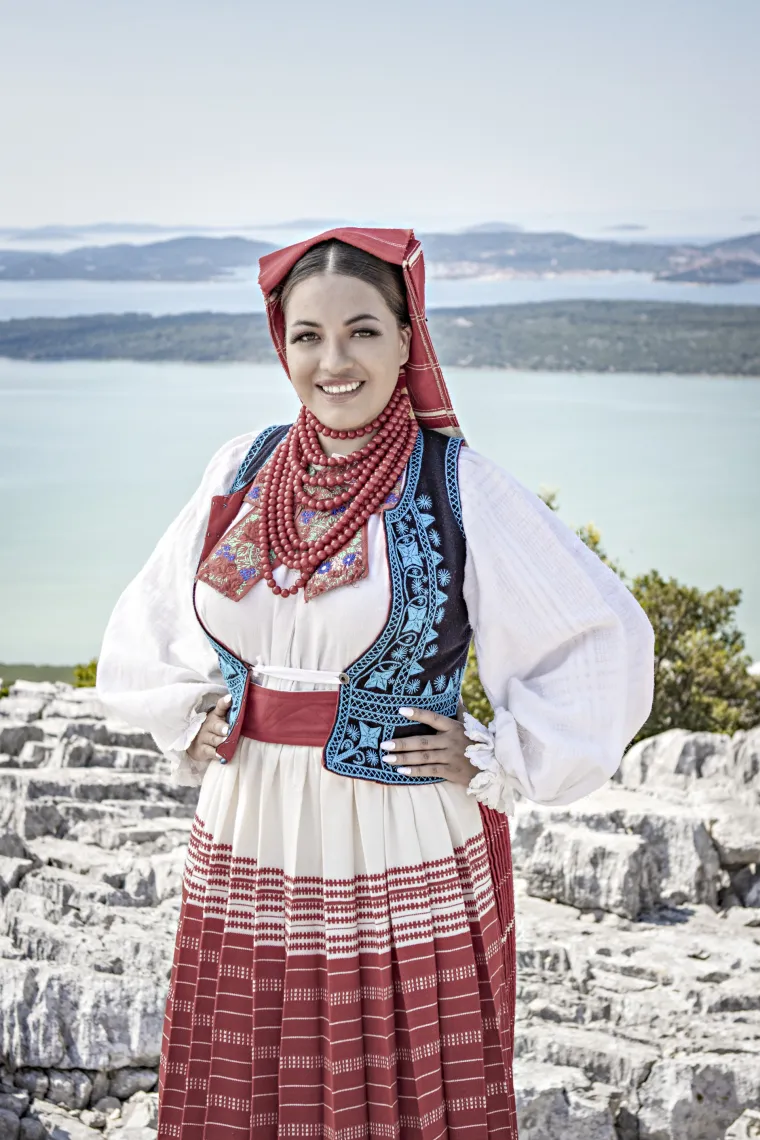 Ljepota i ponos hrvatske baštine: Djevojke iz cijelog svijeta zasjale u Biogradu
