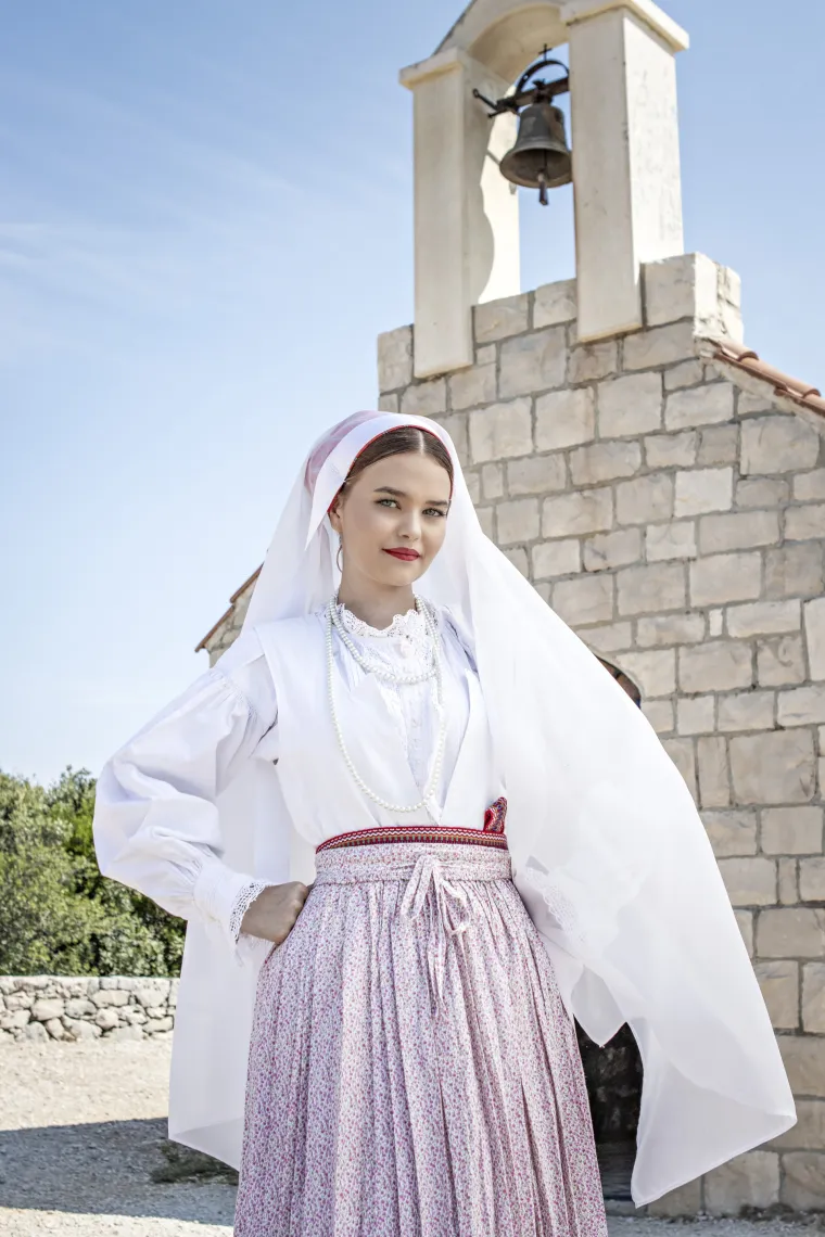 Ljepota i ponos hrvatske baštine: Djevojke iz cijelog svijeta zasjale u Biogradu