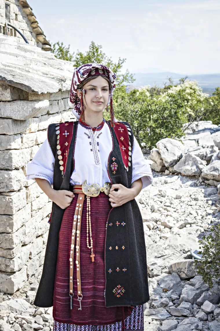 Ljepota i ponos hrvatske baštine: Djevojke iz cijelog svijeta zasjale u Biogradu