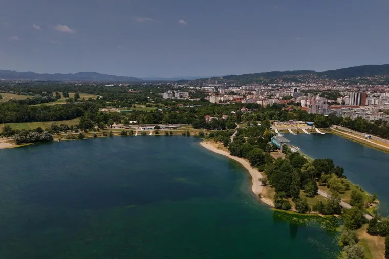 Misterij na Jarunu! Pogled iz zraka otkrio nešto o čemu svi odavno šuškaju