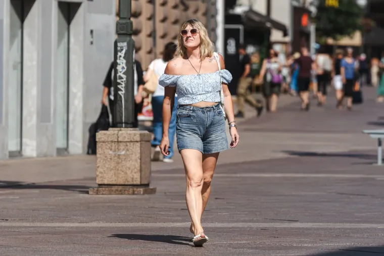 Riječanke u ljetnim haljinama dodatno užarile centar grada: Vruća izdanja mamila uzdahe