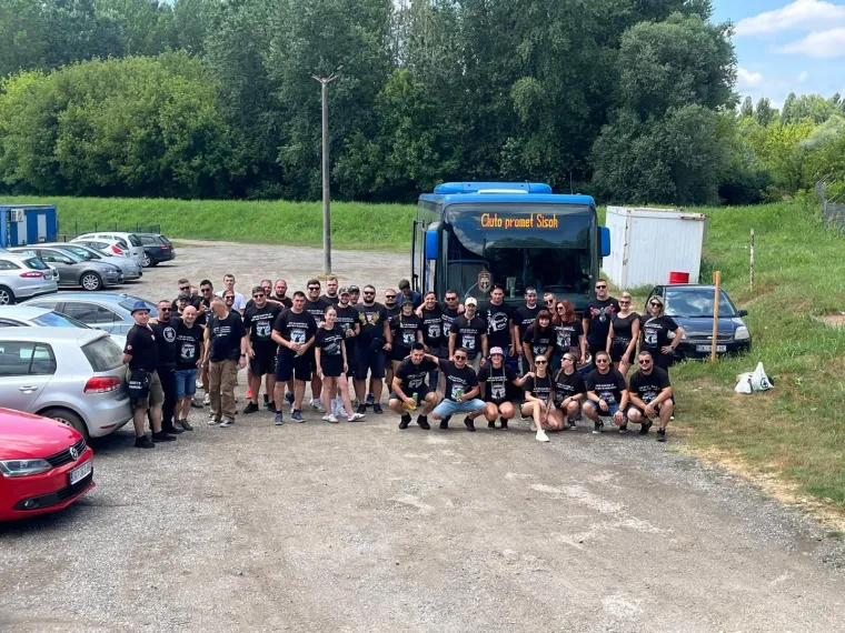 Thompsonovi obožavatelji prije koncerta osvježenje potražili u jezeru Bundek