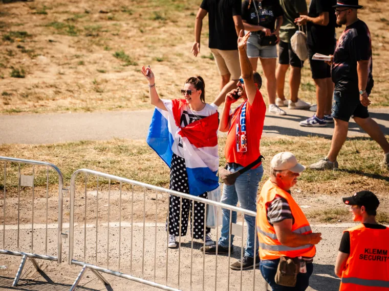 Thompsonovi obožavatelji prije koncerta osvježenje potražili u jezeru Bundek