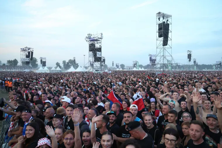 Pogledajte atmosferu na Thompsonu: Na povijesnom koncertu preko pola milijuna ljudi?