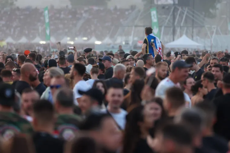 Pogledajte atmosferu na Thompsonu: Na povijesnom koncertu preko pola milijuna ljudi?