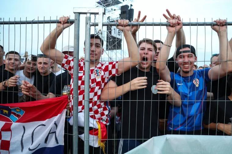 Pogledajte atmosferu na Thompsonu: Na povijesnom koncertu preko pola milijuna ljudi?
