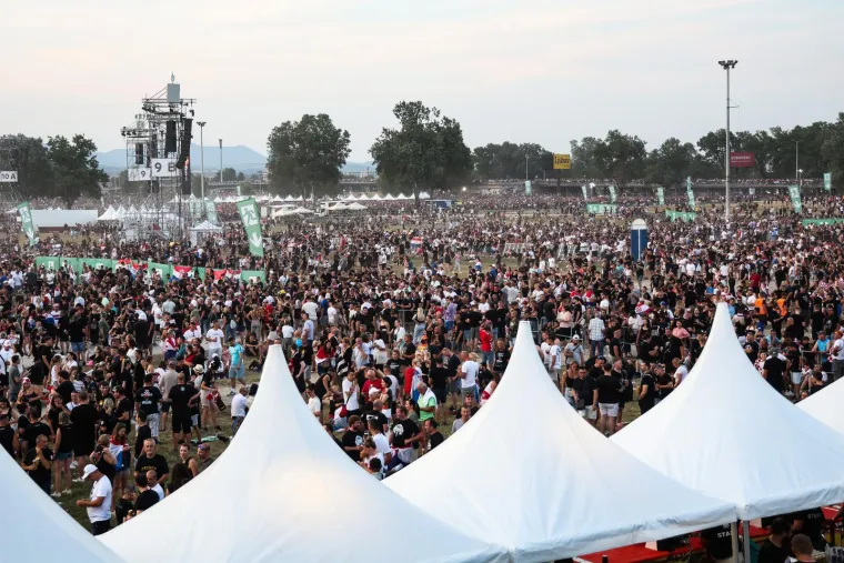 Pogledajte atmosferu na Thompsonu: Na povijesnom koncertu preko pola milijuna ljudi?