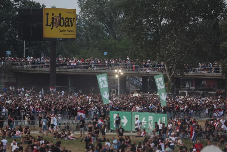 Pogledajte atmosferu na Thompsonu: Na povijesnom koncertu preko pola milijuna ljudi?