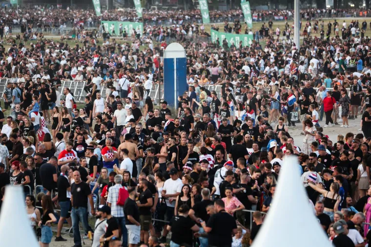 Pogledajte atmosferu na Thompsonu: Na povijesnom koncertu preko pola milijuna ljudi?