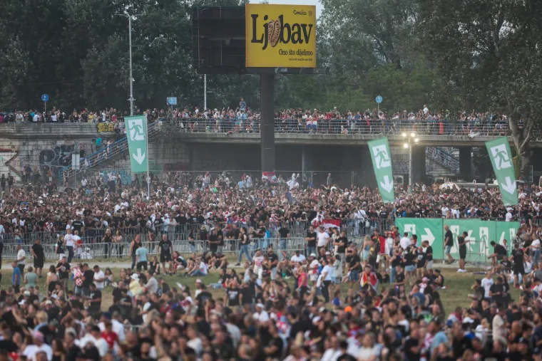 Pogledajte atmosferu na Thompsonu: Na povijesnom koncertu preko pola milijuna ljudi?