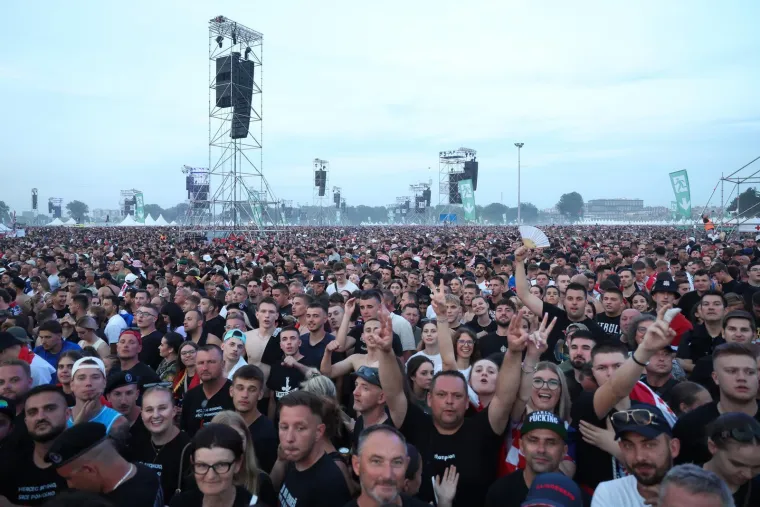 Pogledajte atmosferu na Thompsonu: Na povijesnom koncertu preko pola milijuna ljudi?