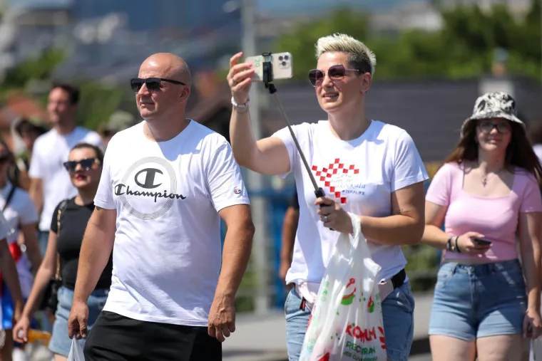 TOP 100 fotografija s povijesnog koncerta Marka Perkovića Thompsona na Hipodromu